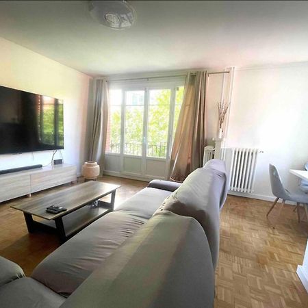 Modern 2 Bedroom Apartment Near Paris Metro, Giant Flat Screen Tv 85 Inches, Balcony, Free Parking อีวรี-ซูร์-แซ็น ภายนอก รูปภาพ