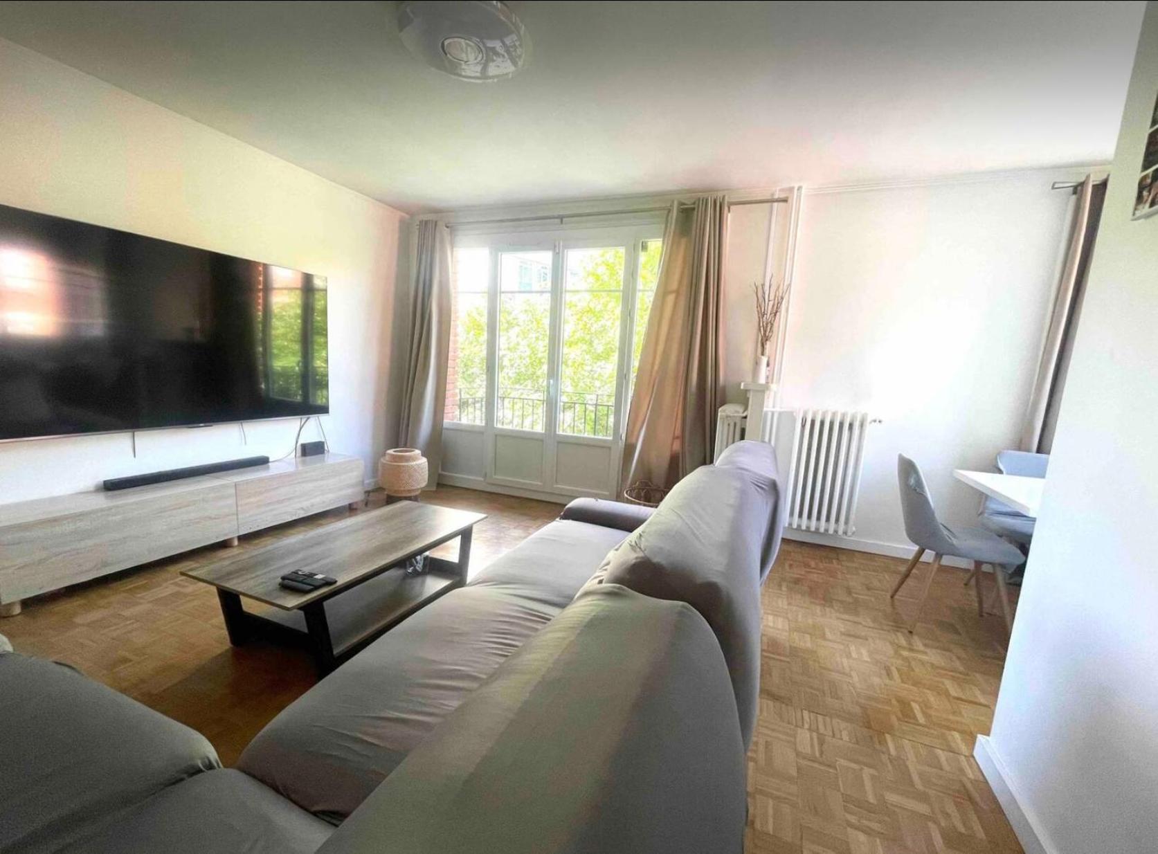 Modern 2 Bedroom Apartment Near Paris Metro, Giant Flat Screen Tv 85 Inches, Balcony, Free Parking อีวรี-ซูร์-แซ็น ภายนอก รูปภาพ